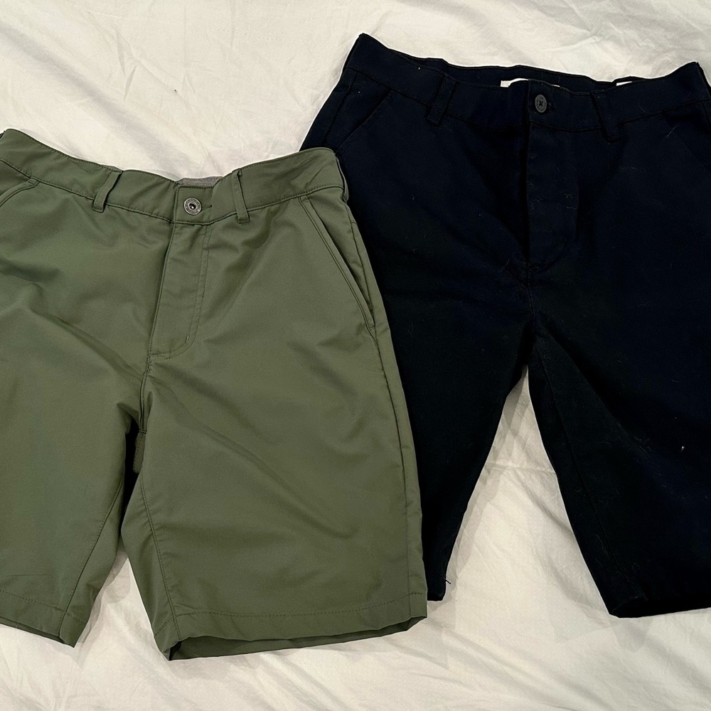 Young Mens Size 30 Shorts / Green and Black